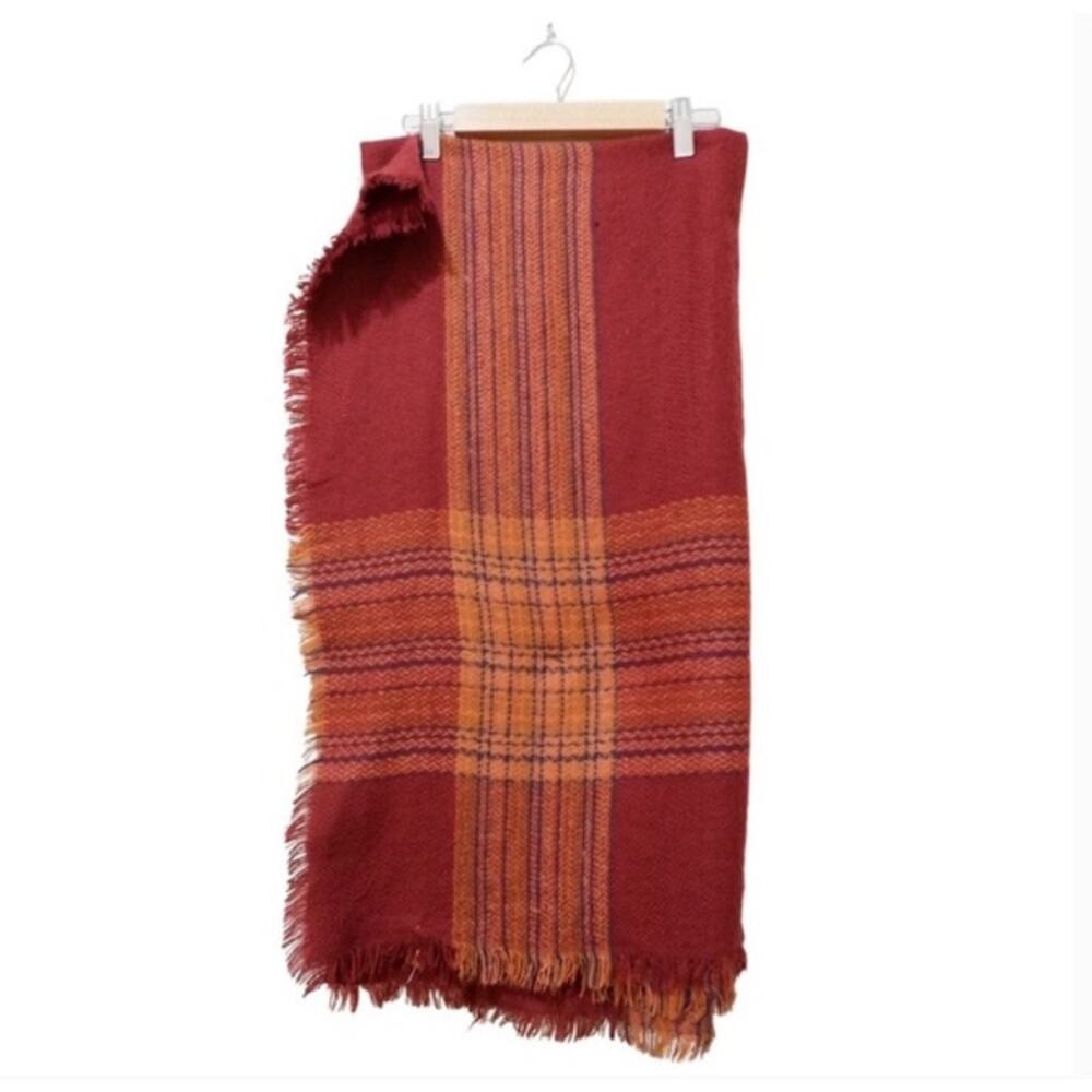Red shawl